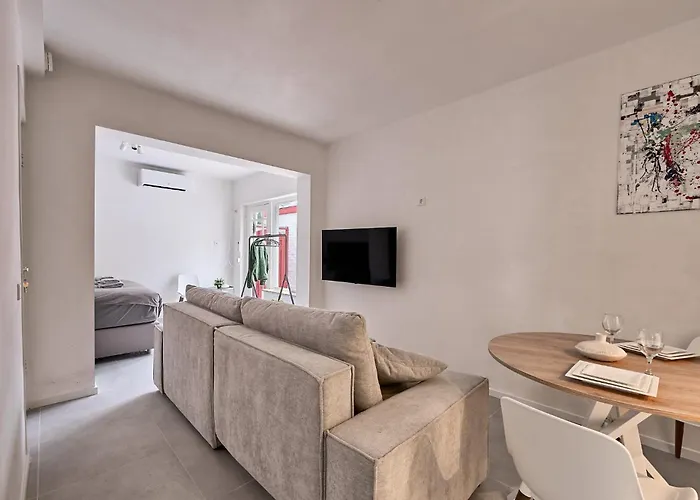 Stratum's Theo's Loft - By T&s *