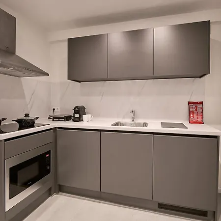 Stratum's Theo's Loft - By T&s Apartment *